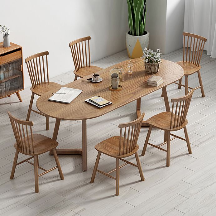 Mesa de comedor moderna de forma oval