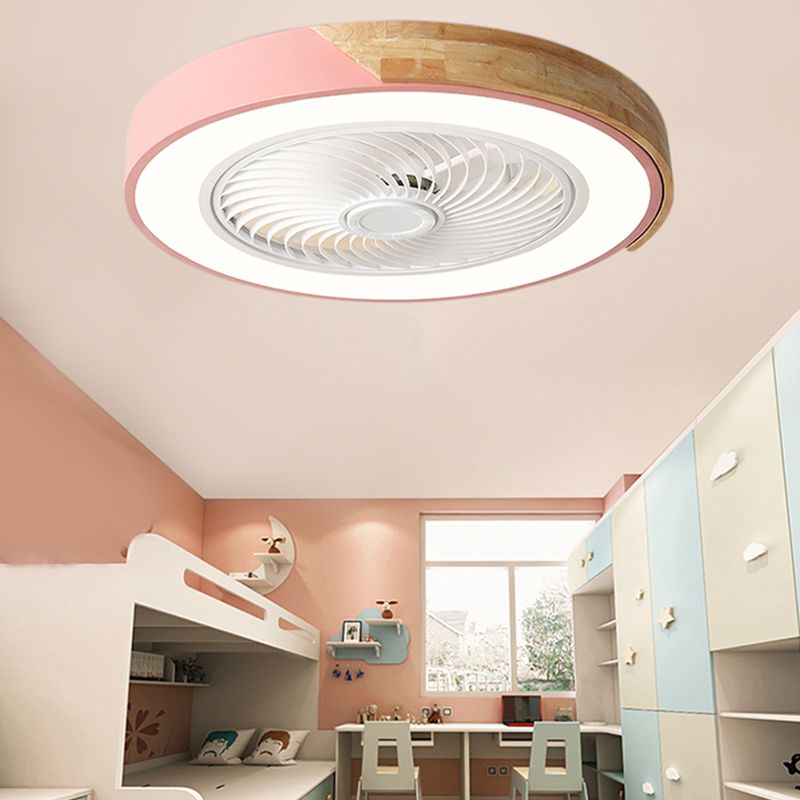 Lámpara de ventilador LED redondeo de macaron con cuchillas invisibles dormitorio de madera sólida semi flush luz