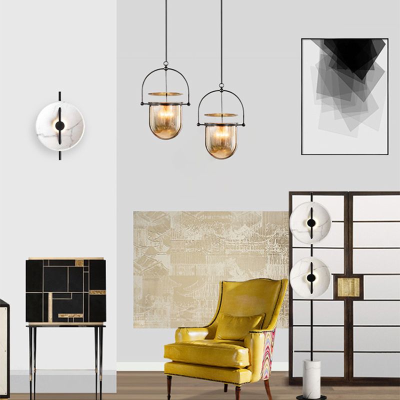 Lampada industriale a sospensione singola vintage lampada in ferro laccata con tonalità in vetro ambra