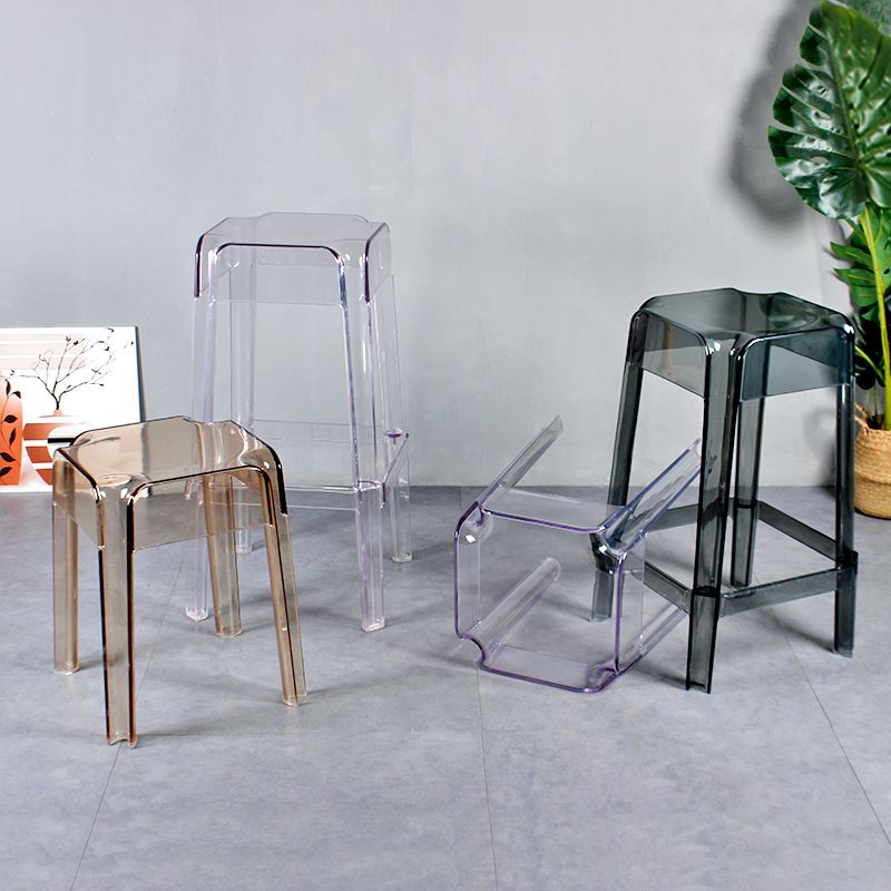 Taburete de bar apilable de plástico nórdico, taburete alto para interiores simples con asiento cuadrado