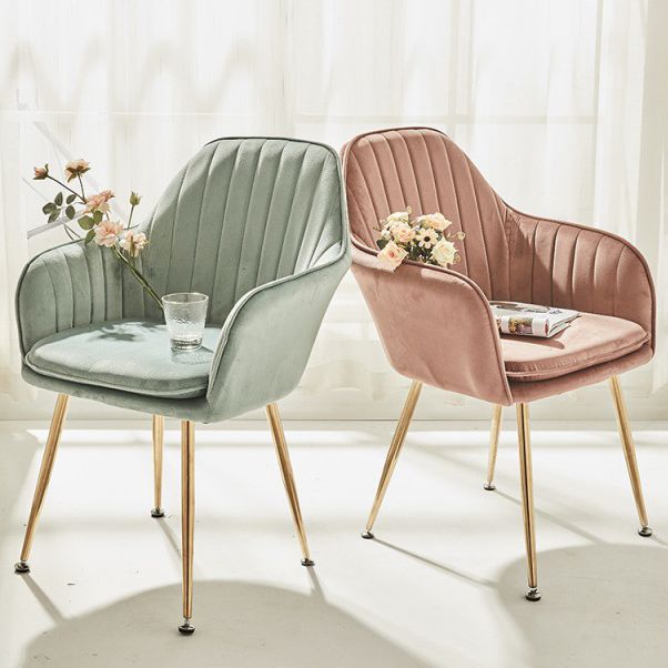 Silla de comedor con acabado mate de terciopelo, sillón con respaldo sólido para dormitorio escandinavo