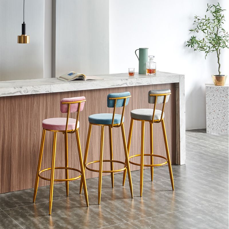 Barhocker aus Metall im modernen Stil mit Fußstütze, heller, luxuriöser Bistro-Barhocker