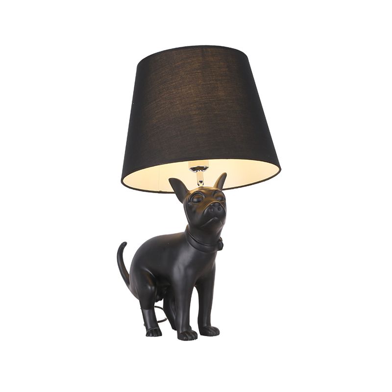 Lámpara de noche de resina Estilo country Style 1 Bulbo de la mesa de la mesa de dormitorio en negro con tono de tela de cono