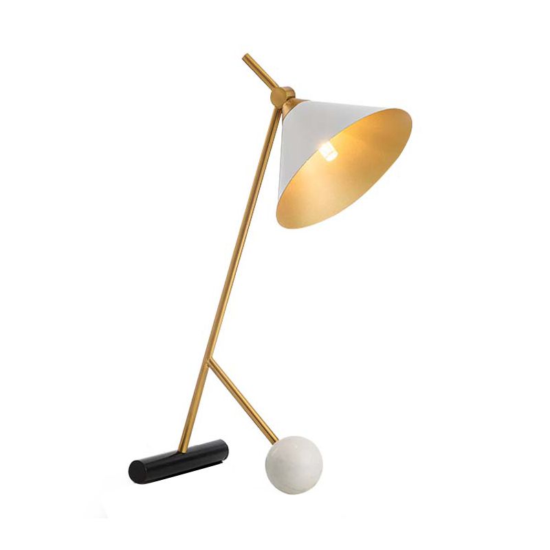 Accensione del tavolo notturno con cono minimalista Metallico 1 comodino da comodino con base bipode