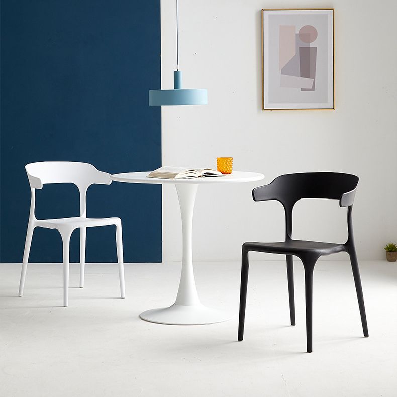 Kunststoff moderner Küchenseitenstuhl 20 '' breiter mattes Finish Armstuhl mit 4 Beinen