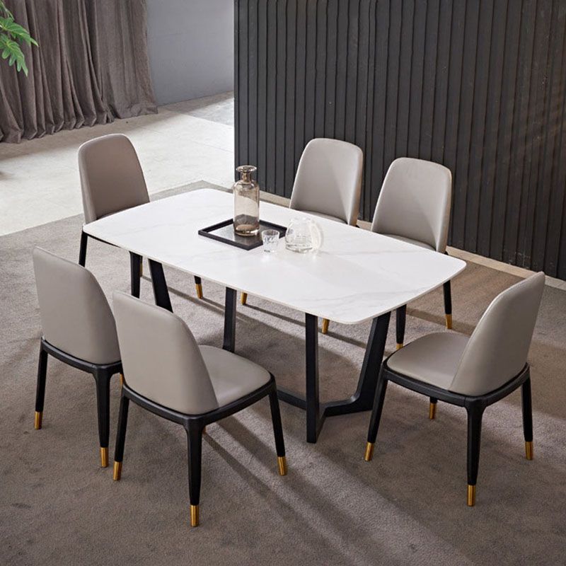 Silla de comedor contemporánea sin brazos Silla Parsons curvada de cuero con acabado mate
