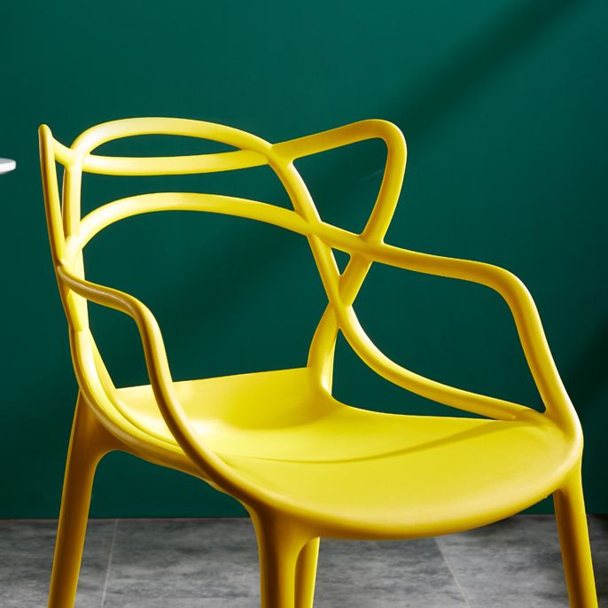 Sillas de comedor de cocina de estilo moderno Silla auxiliar con brazo de comedor con patas de plástico