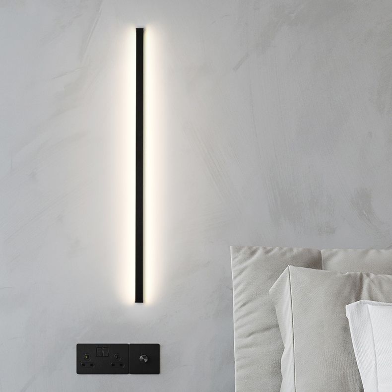 Lineare Form Metallwandbeleuchtung moderner Stil 1-Licht-Wandleuchte in Schwarz