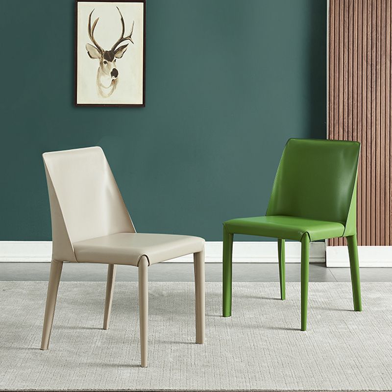 Silla sin brazos de comedor de metal contemporáneo, silla lateral de comedor de cuero para uso en restaurantes