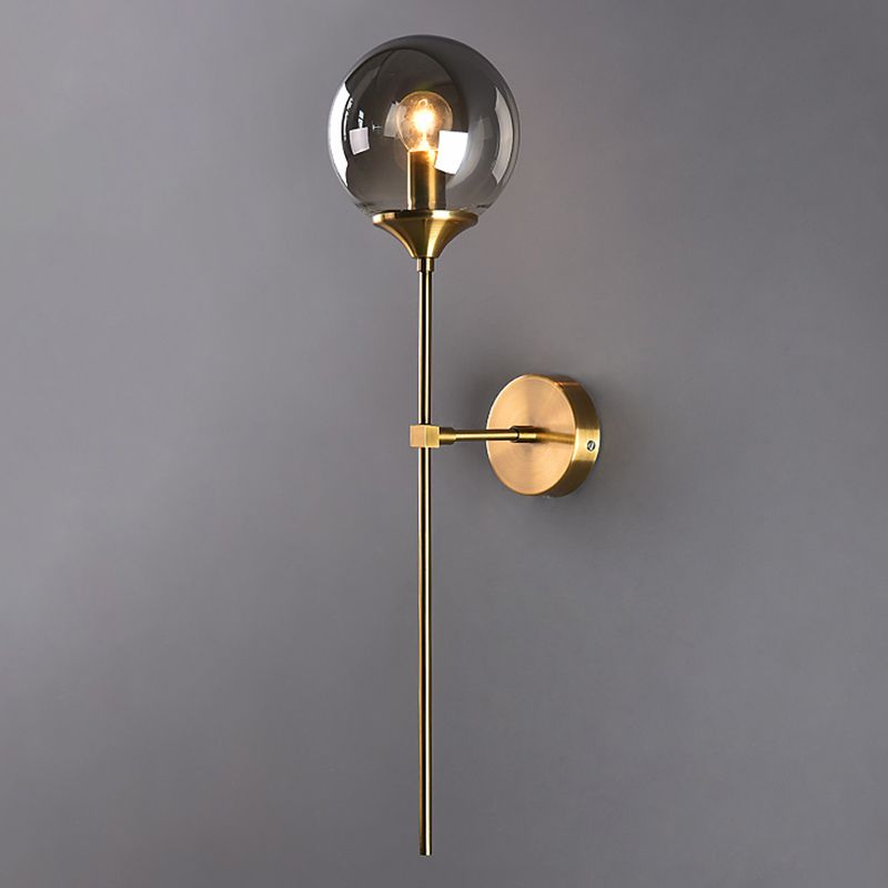 Runde Wandleuchte minimalistische Leuchtenleuchte mit Glasschatten