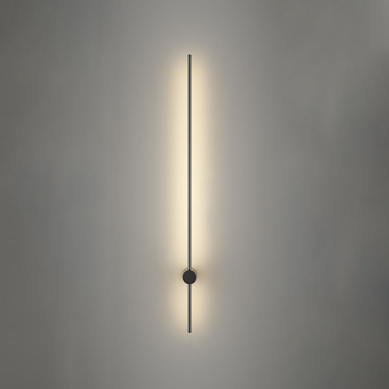 Éclairage mural de forme linéaire en métal