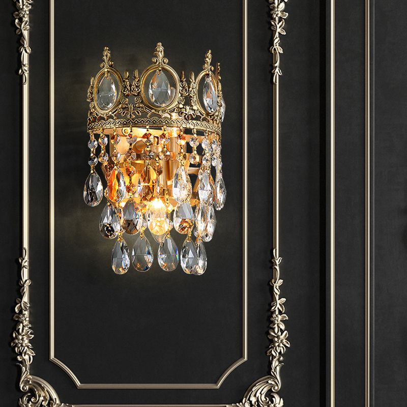 Traditional Round Wall Mounted Lighting with Clear Crystal Prisms 2 Bulbs Wall Light Fixture in Aged Brass