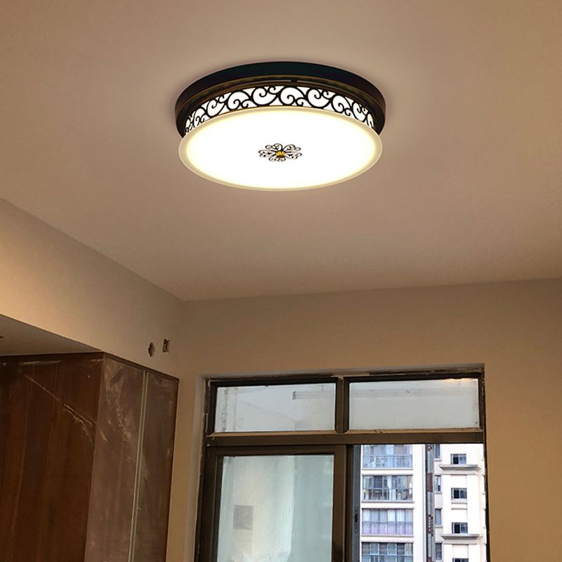 Modern Metal Ceiling Light Circle Shape LED Flush Mount with Glass Shade for Living Room
