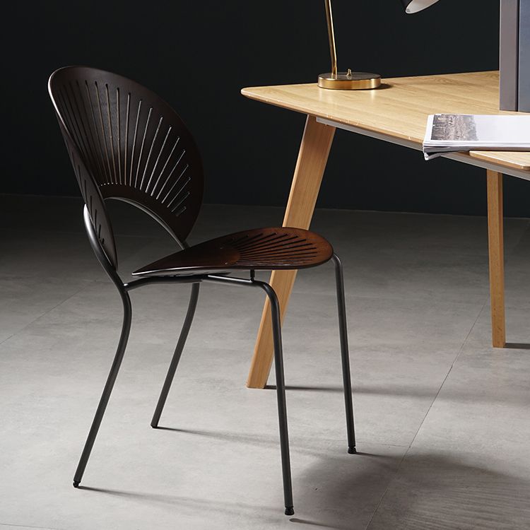 Silla de comedor de metal contemporáneo para uso doméstico Silla lateral de comedor con respaldo abierto