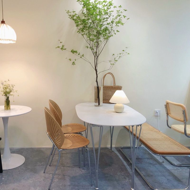 White Solid Wood Table Contemporary Oval Dining Table with 4 Legs