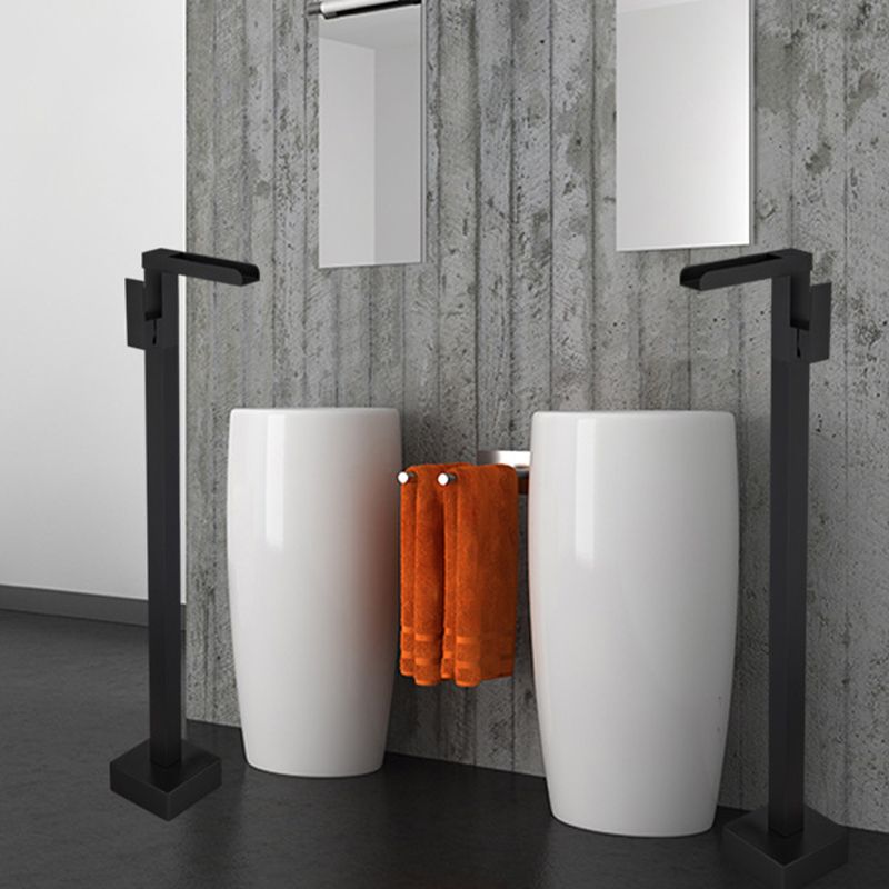 Floor Mounted Metal Freestanding Tub Filler One Handle Freestanding Bathtub Faucet