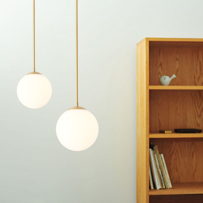 Salle de restauration sphérique lampe suspendue en verre blanc 1 bulbe de style simple léger en laiton