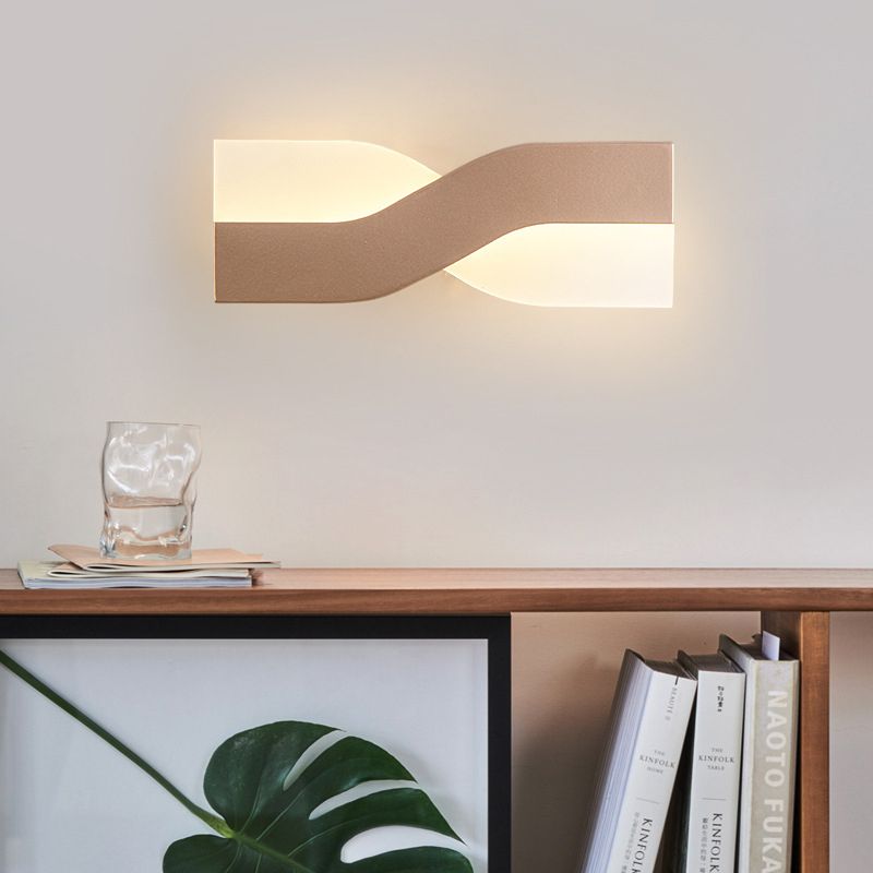 Contemporary Style Wall Light Rotatable LED Acrylic Sconce Light Fixture for Bedside