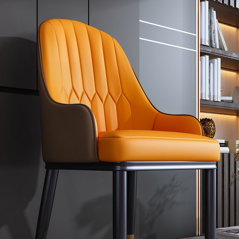 Silla auxiliar de comedor de estilo escandinavo de metal, silla con respaldo sólido acolchado para comedor con brazo