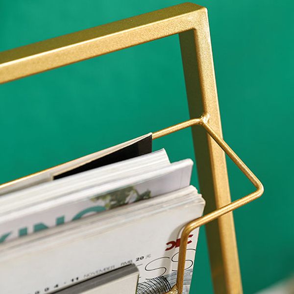 Scandinavian Metal Etagere Bookshelf Iron Open Vertical Bookshelf