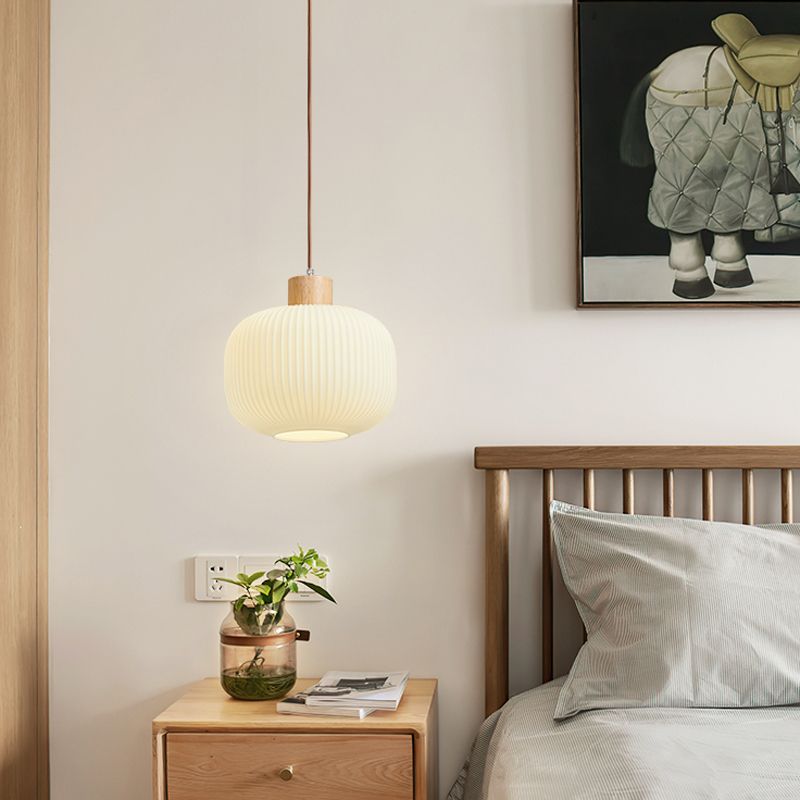 Lampe à suspension géométrique en bois léger créatif moderne avec une teinte en verre blanche