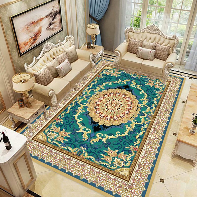 Fancy European Rug Traditional Pattern Polyester Area Rug Stain Resistant Carpet for Home Decor