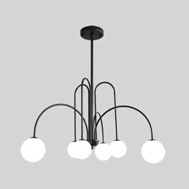 Moderno lampadario in ferro laccato a sospensione a sospensione a ciondolo di lusso con tonalità di vetro bianco