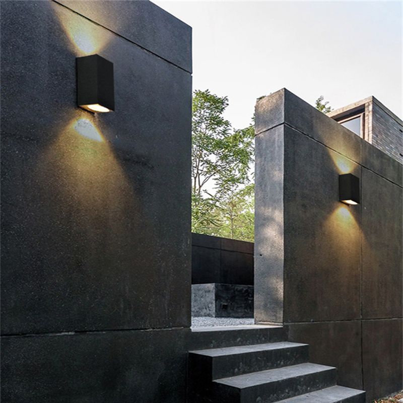 Aluminum and Glass LED Wall Lighting in Black Contemporary Wall Mount Fixture