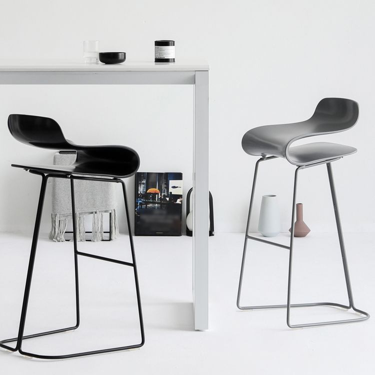 Scandinavian Matte Finish Plastic Barstool Footrest Coffee Shop Stool