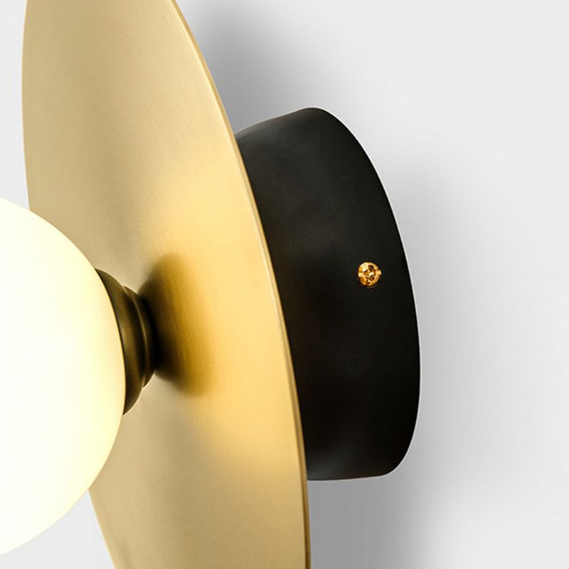 Altezza da 9 pollici in metallo rotondo Punzione murale Sconce Post-Moderna Bianco in vetro bianco Mini Mini Mini Luce da parete