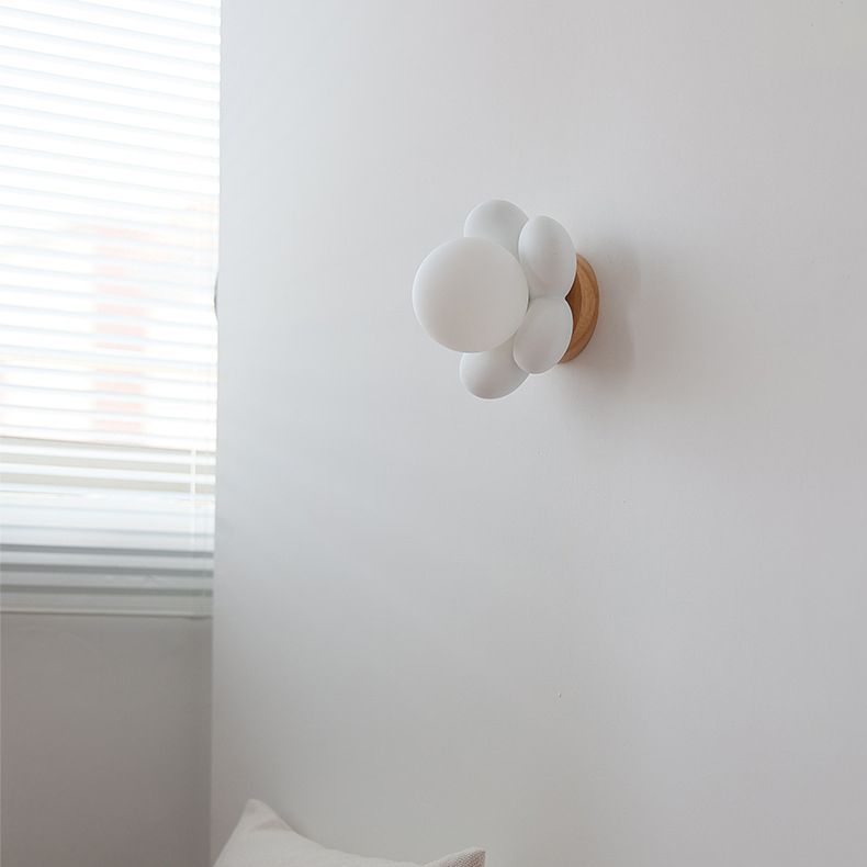 Modern White / Pink Wall Light Fixture Minimalist Wall Light Sconce for Bedroom