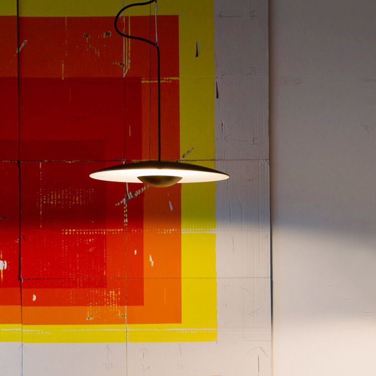 Schwarz UFO-Form Minimalismus-Stil LED Hängende hängende leichte postmoderne Metallbeleuchtung für Wohnzimmer