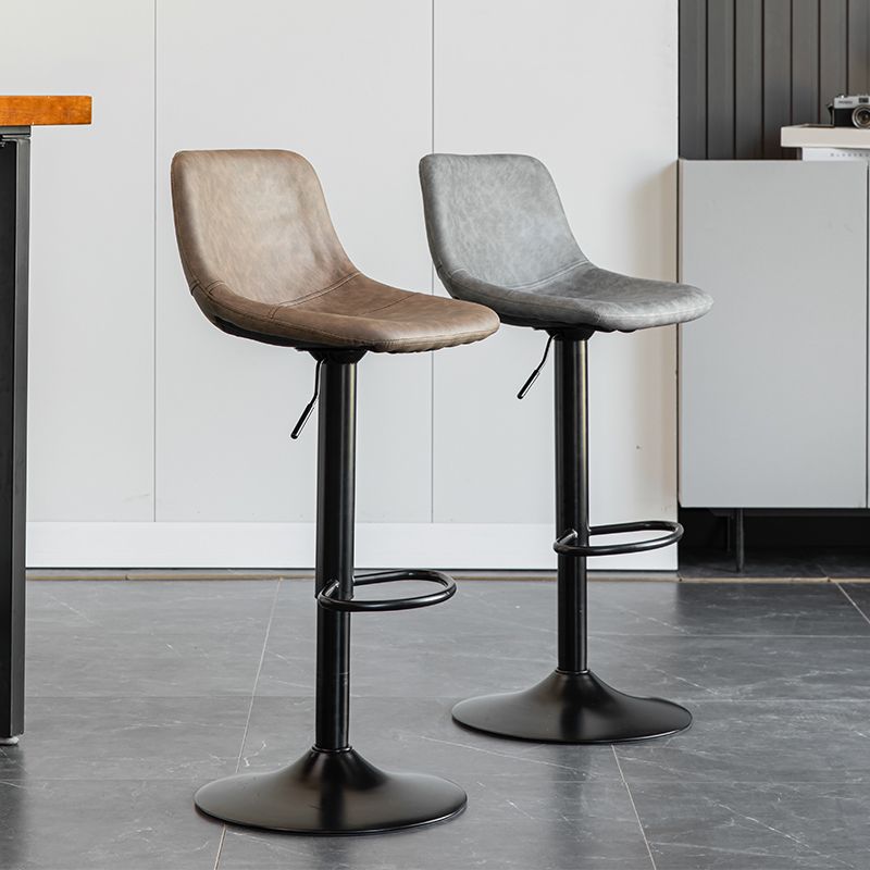 Contemporary Leather Swivel Barstool Indoor Bar Stool with Metal Base and Low Back