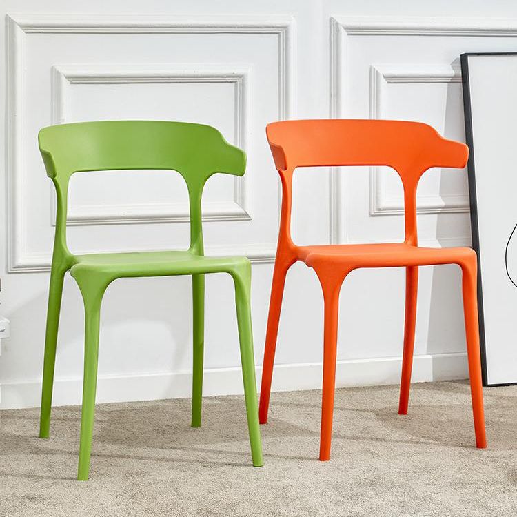 Silla de comedor plástica contemporánea del final mate de la silla del brazo de la parte posterior abierta del restaurante