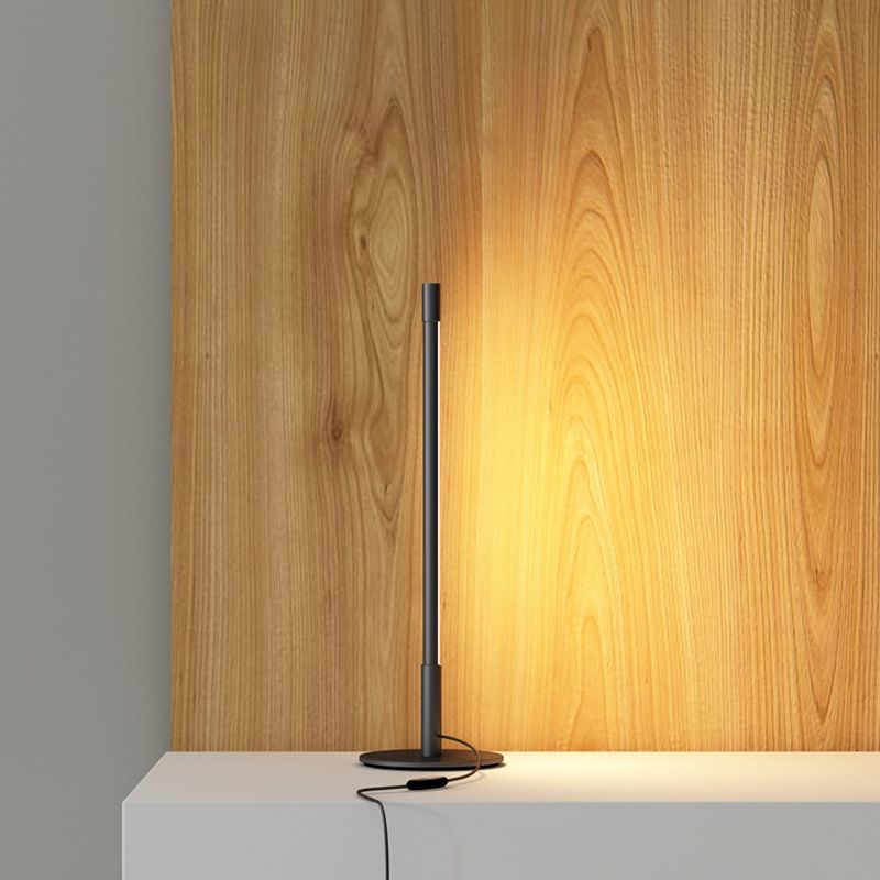 Luce notturna a LED plug-in Luce a LED Simple Creative comodino creativo lampada da tavolo in nero, calda/bianca