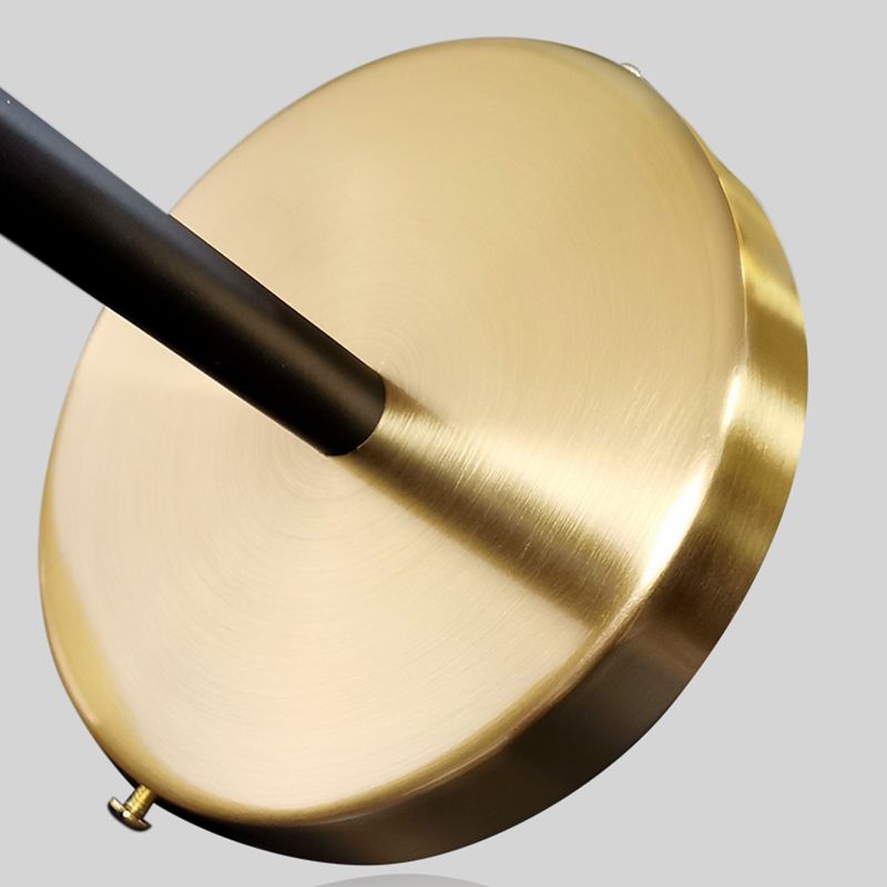 Postmoderne 1 Kopfmetallwandleuchter schwarz-goldener Wandmontageleuchte für Wohnzimmer
