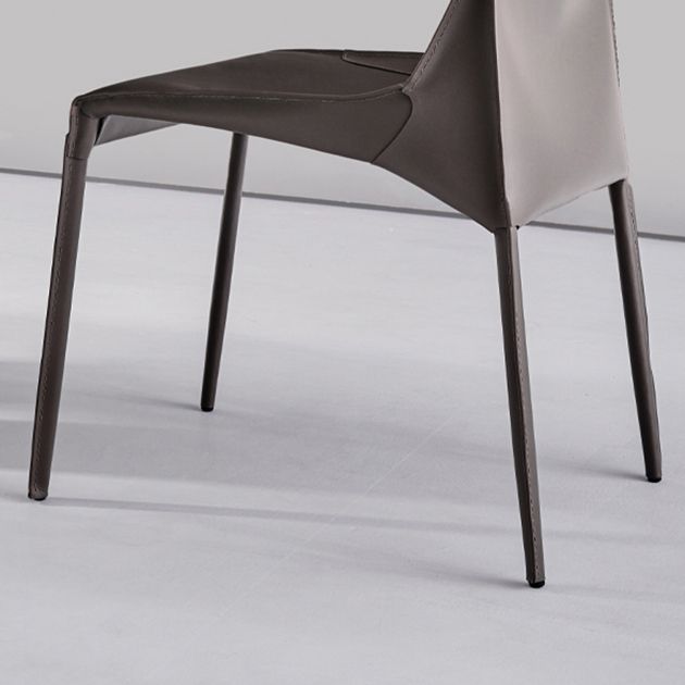 Silla de cuero para el hogar estilo diseñador, acabado mate, silla lateral de comedor Parsons