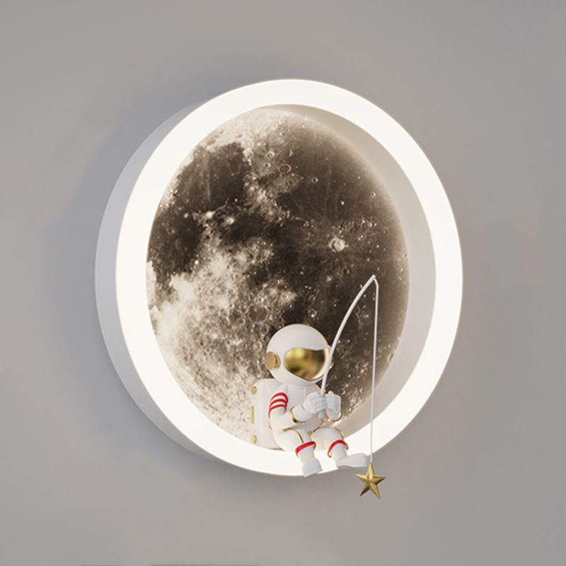 Modern Metal Wall Light Round Shape LED Wall Sconce with Astronaut for Bedroom
