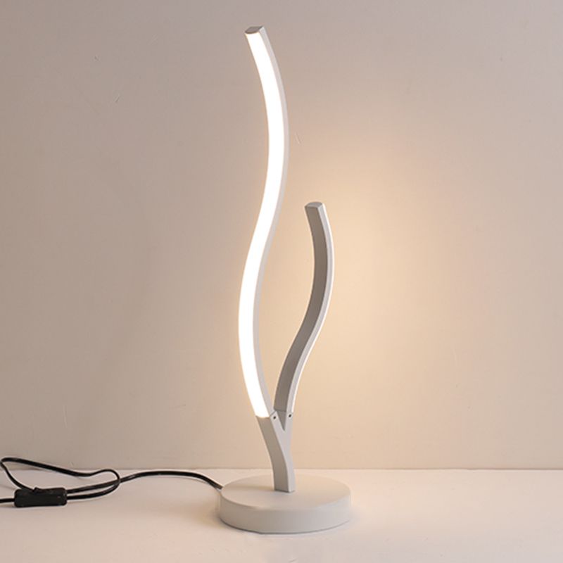 Lampade da tavolo lineari lampade da tavolo da notte in metallo contemporaneo con tonalità acrilica per sala da studio
