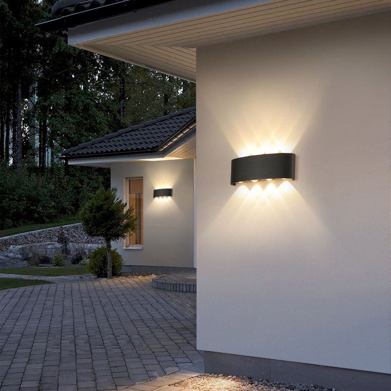 Moderne minimalistische wasserdichte LED -Wandleuchte Aluminium Rechteckige Scheinwerfer mit Glasschatten