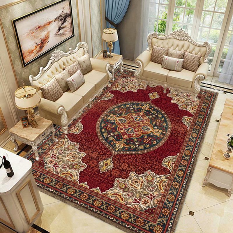 Fancy European Rug Traditional Pattern Polyester Area Rug Stain Resistant Carpet for Home Decor