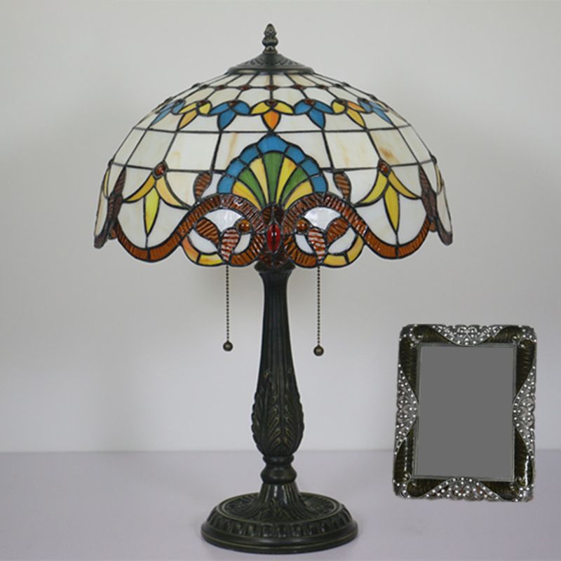 Flower Night Table Light Tiffany Statened Glass 1 Light Antique Ottone comodino per soggiorno