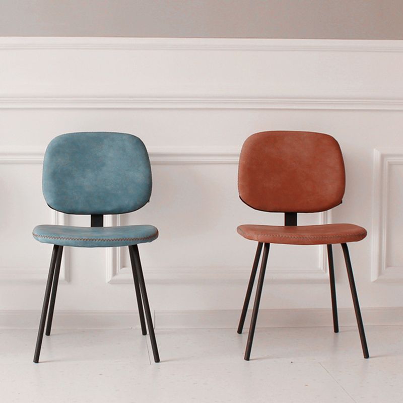 Chaise d'appoint scandinave à la maison, chaise de salle à manger rembourrée en métal à dossier ouvert