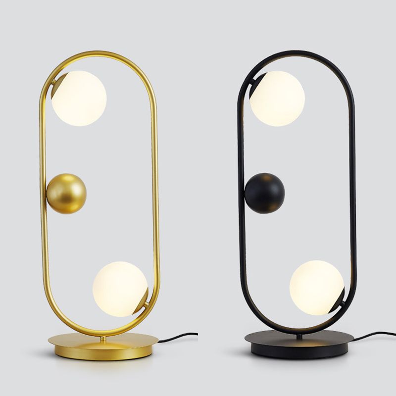 Lampada da tavolo decorativa per la casa in stile postmoderno in vetro opale con linee metalliche, lampada da comodino per camera da letto