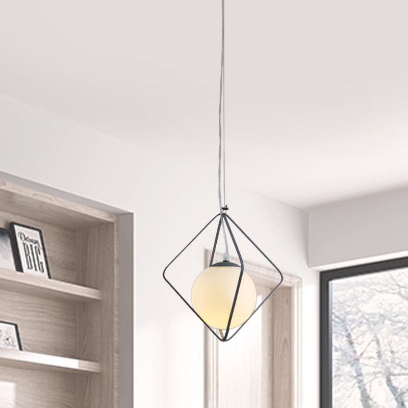 Grün/grau Rhombus Käfig Anhänger Licht Minimalist 1 Kopfeisen Hanging Lampe Kit mit Kugelmilchglas Schatten im Inneren