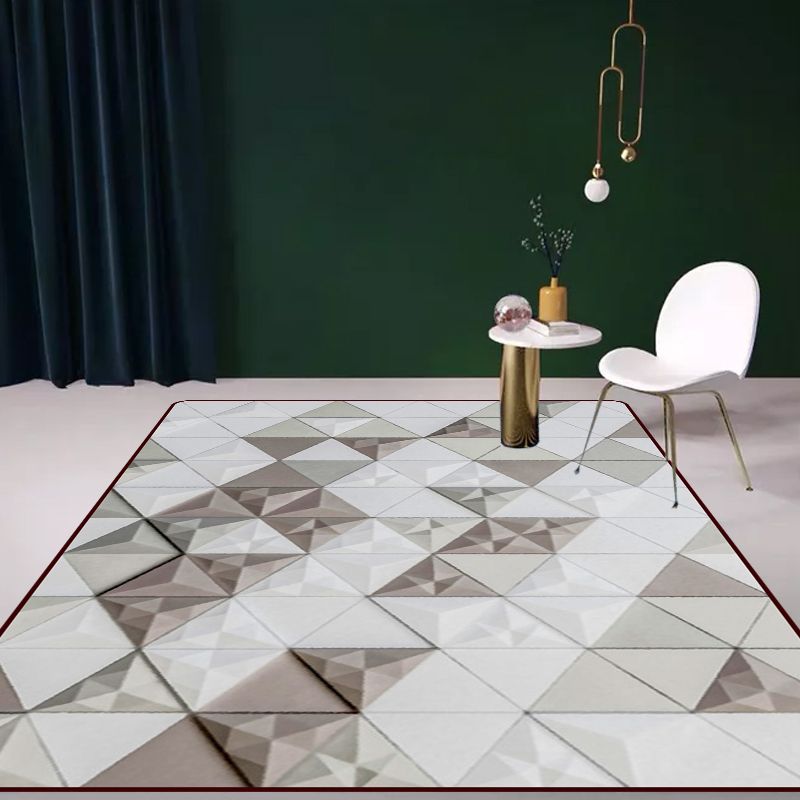 Modern Living Room Rug in Grey Geometric Triangle Print Rug Polyester Machine Washable Area Rug
