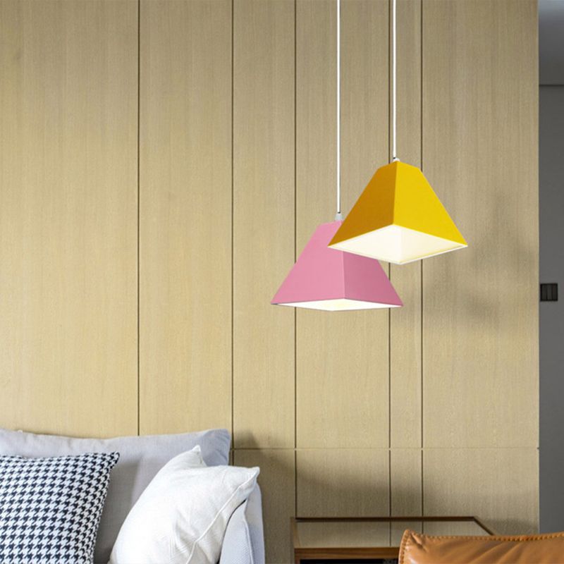 Trapezoide de metal Luz colgante Nordic Macaron Style 1 Lámpara de techo de mesa de comedor ligero