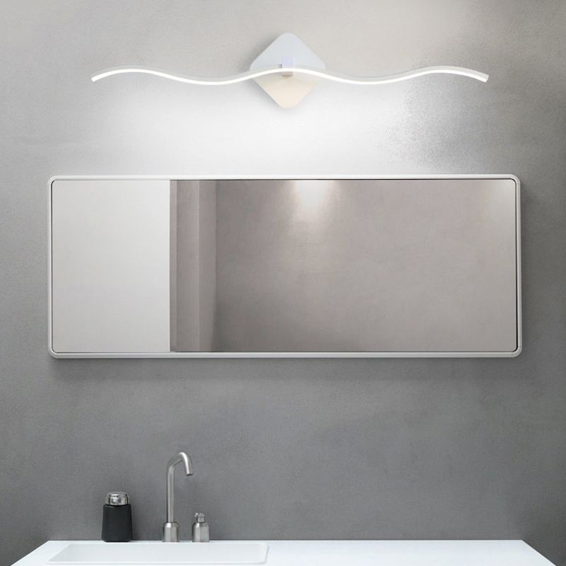 Lineare Form Metall Wandleuchten moderner Stil 1 Lichtspiegel Wandleuchten