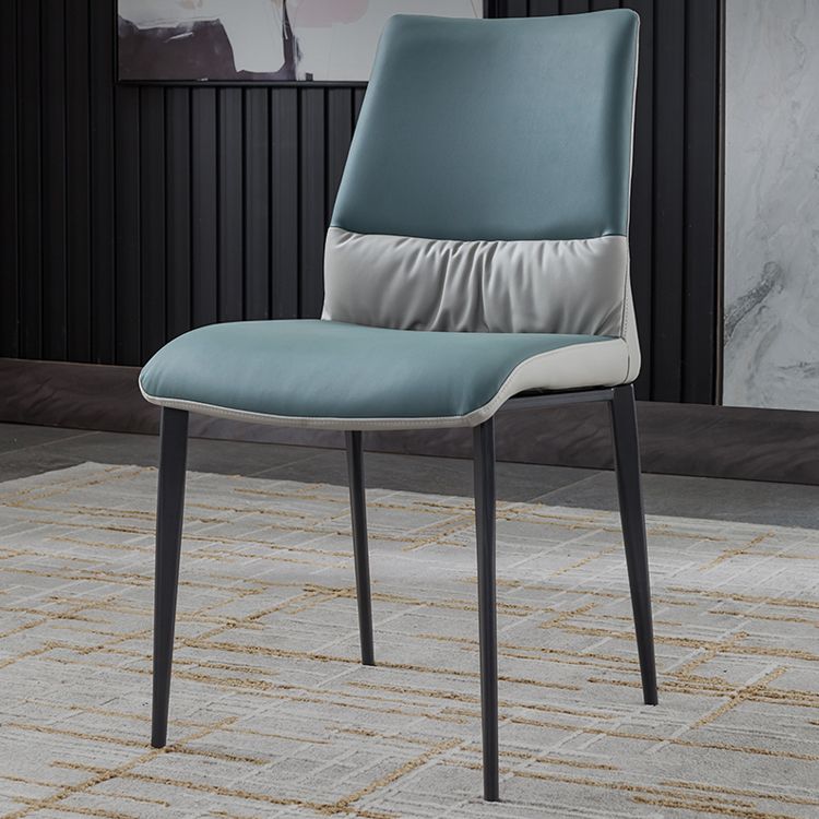 Chaises de salle à manger industrielles en métal, chaise sans accoudoirs en similicuir pour usage domestique (Ensemble de 2)