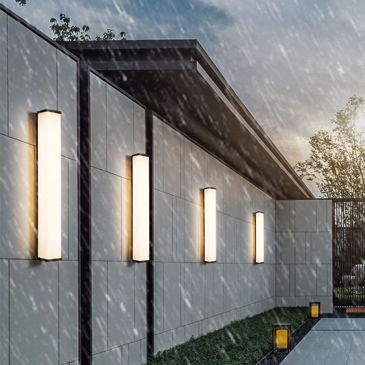 Modern Simple Style Retangular Shade Wall Sconce Metal and Glass 1 Light Sconces in Black Finish